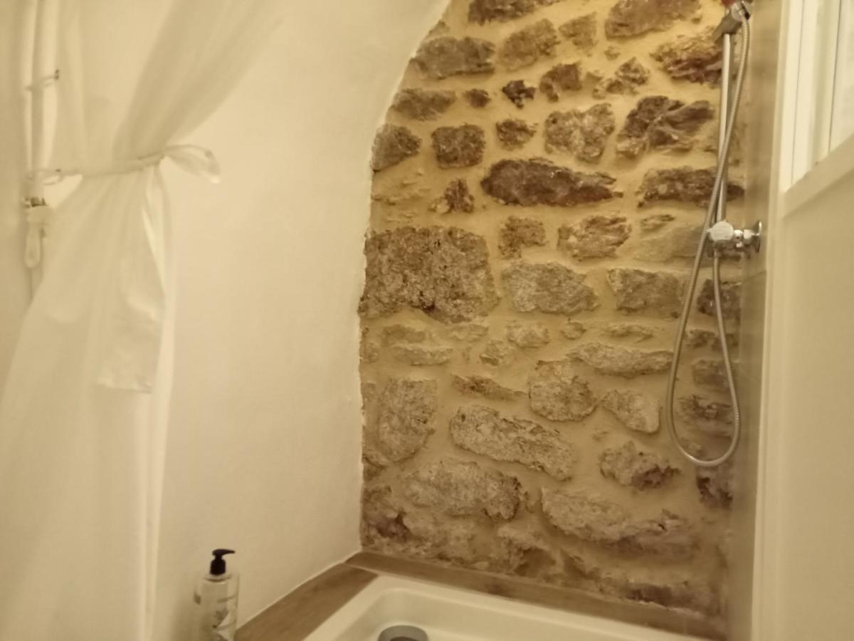 "La Voute De Pierre" Gite Independant Saint-Cyr  エクステリア 写真